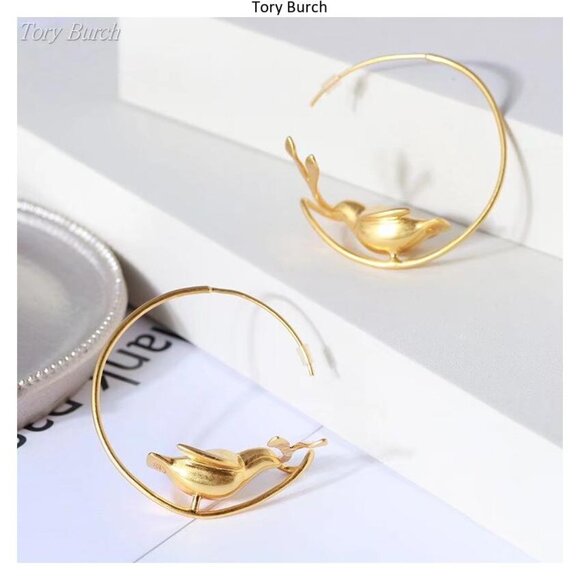 Tory Burch matte gold earrings - Picture 3 of 5